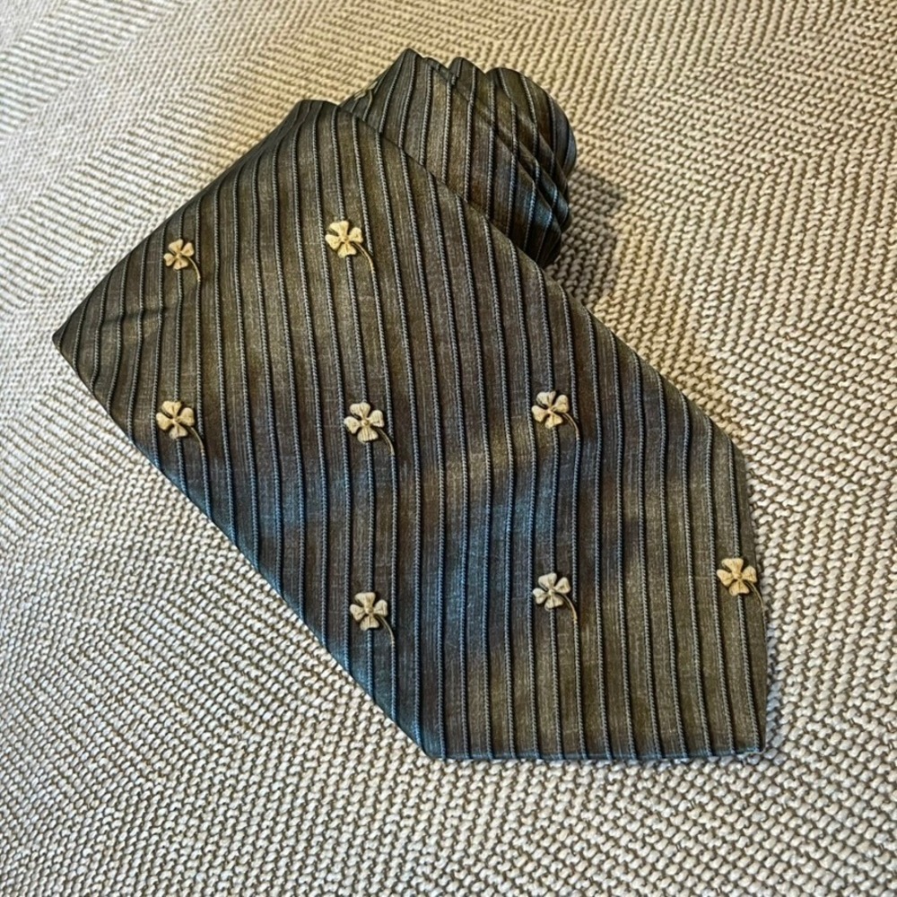 Lanvin Paris Necktie Dark Academia Mens Olive Green Silk Lucky Clover Stripe